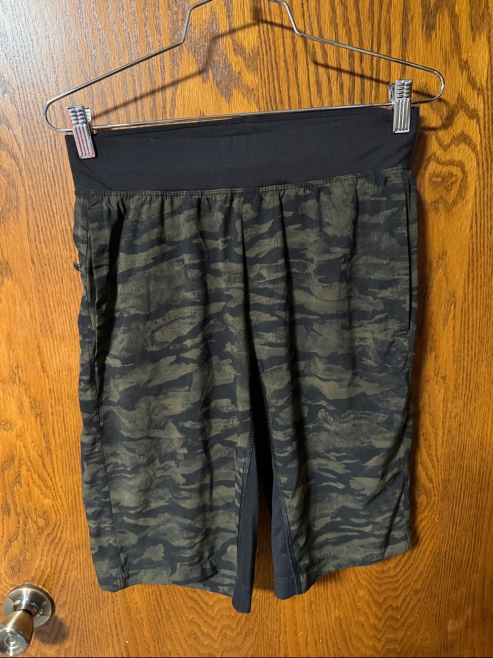 Men’s  Camouflage Pull-On Shorts - Black/Olive